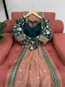 À la recherche d'une belle collection de saris sur un tissu net twiel avec du fil et une séquence pour les femmes tenues de fête - Product Image 5