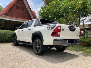 Toyo ta Hilux Pickup 4x4 Diesel/xăng có sẵn tay lái bên trái và tay lái bên phải có sẵn - Product Image 6