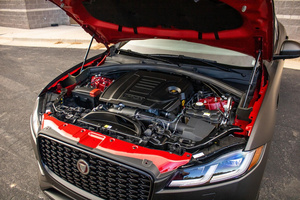F-P-ace P250 S Turbo de 4 cilindros, AWD, usado en buen estado. - Product Image 6