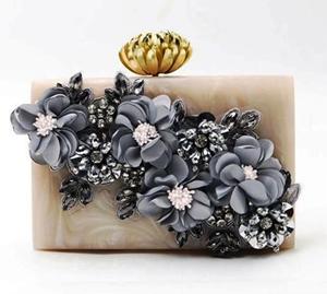 Bolso de Mano de Resina Abstracta Bold Beauty con Acabado Brillante, Cierre Magnético Impermeable, Decorado con Diamantes y Flores - Product Image 1