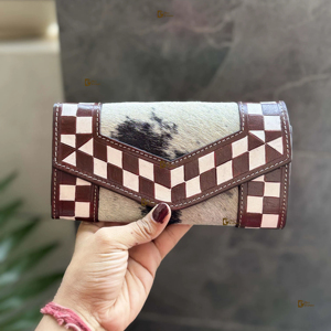 กระเป๋าถือคลัทช์หนังวัวปักลายสไตล์วินเทจสุดหรูเครื่องมือช่างกันน้ำสลักขนสัตว์ตัดอเนกประสงค์สำหรับผู้หญิง - Product Image 1