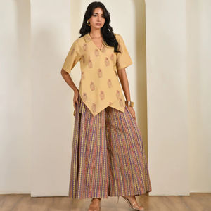 Robe en coton imprimé à la main de Jaipur pour femmes, ensemble en coton avec manches courtes, fournisseur de vêtements pour femmes en Inde, production OEM - Product Image 2