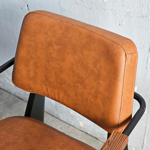 Sofá con cojín multicolor y reposabrazos de madera, un asiento tapizado de forma cuadrada, muebles para el hogar GSD68028 - Product Image 6