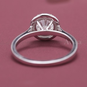 Bague de fiançailles et de mariage en diamant rond brillant cultivé en laboratoire certifié IGI, sertie d'un halo, en or 18 carats plaqué rhodium, cadeau de luxe - Product Image 3