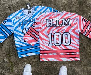 Camiseta sublimada cuadrada con cuello en V personalizada de algodón 100%, Camiseta de gran tamaño de malla de fútbol de estilo Retro Vintage con estampado de patrón sólido - Product Image 5