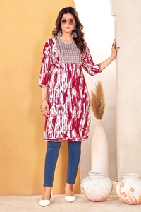 Nouveau lancement rayonne impression avec broderie miroir travail Kurtis en vente en ligne - Product Image 3