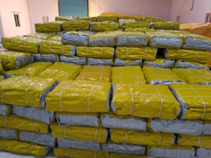 Jaune de tissu de bâche de PE de Vierge de haute qualité imperméable et UV stabilisé avec le style simple - Product Image 4