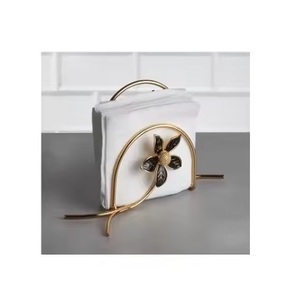 Porte-serviettes de mariage avec des motifs complexes en métal lotus ajoutant de l'élégance à la décoration de table de votre événement - Product Image 3