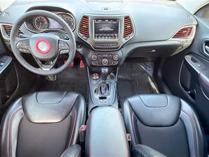 Cherokees Trailhawks 4x4 SUV 3.2L V6 Automático AWD Todoterreno Usado del 2022 en Venta - Product Image 4