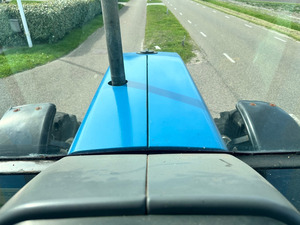 Tracteur agricole multifonctionnel Ford 6640 85 CV 4x4 haute productivité en excellent état avec moteur et boîte de vitesses - Prix de gros - Product Image 4