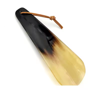 Chaussure en corne faite à la main robuste et élégante par l'artisanat croissant - Product Image 3