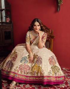 Lehenga choli กับ dupatta ในเนื้อเยื่อผ้าไหมเคี่ยวกับการเย็บปักถักร้อยลำดับการทำงานสำหรับงานแต่งงานและงานเลี้ยง - Product Image 5