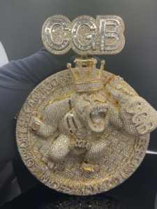 Colgante de Ancla y Cuerda con Incrustaciones de Circonitas, Colgante de Corona y Ala con Incrustaciones de Circonitas, Colgante de Estrella y Cadena con Incrustaciones de Circonitas - Product Image 3