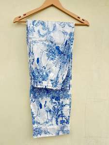 ชุดนอนผ้าฝ้ายพิมพ์ลายดอกไม้ทำมือจากอินเดีย หรูหราสำหรับฤดูใบไม้ผลิ/ฤดูร้อน/ฤดูใบไม้ร่วง ชุดนอนลำลองสุดพิเศษสำหรับใส่เดินเล่นตอนเช้าและกลางคืน ดีไซน์หรูหราและสง่างาม - Product Image 6