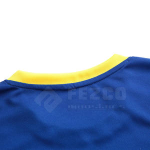 Conjunto de camiseta de fútbol de malla ligera que absorbe la humedad con logotipo de equipo uniforme personalizado antisudor - Product Image 3