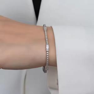 สร้อยข้อมือเทนนิสตัดกลมหญิง14K กำไลทองแข็งสไตล์ยอดนิยมสวมใส่ทุกวันมีลวดลายล็อคชุบทอง Moissanite ของขวัญ - Product Image 5