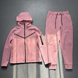 Survêtement homme 100% coton de haute qualité, conçu pour le confort, le style et les activités quotidiennes de jogging ou de sport. - Product Image 3