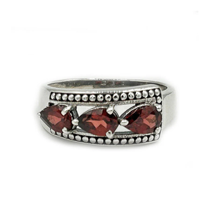 Bague en argent sterling 925 de style poire grenat avec pierres précieuses réglage de lunette à la mode pour les fêtes de mariage plaqué argent - Product Image 1