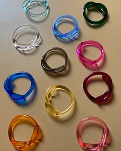 La mejor joyería de moda, brazaletes grandes de resina acrílica, pulseras exageradas de moda en varios colores con piedra de diamante clásica - Product Image 2