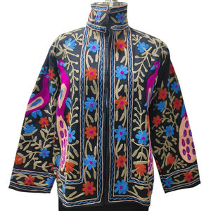 Veste en coton brodé Suzani multicolore faite à la main pour femmes Design floral respirant avec veste pour femmes de style Boho Artisan - Product Image 1
