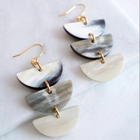 Boucles d'oreilles pendantes en corne de buffle naturelle pour femmes, écologiques, faites à la main, légères, bijoux de mode modernes, cadeau artisanal