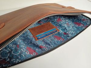 Housse pour ordinateur portable de 14 pouces en cuir de buffle, fabriquée à la main, durable, portable, fermeture éclair, légère, protection pour le bureau et les affaires - Product Image 5