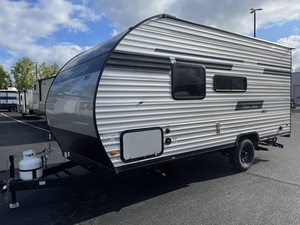 Nouveau 2025 E-a-s-t To W-e-s-t S-i-l-v-e-r L-a-k-e L-e 1600R-B-L-E - Product Image 4