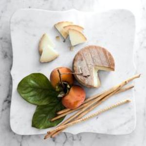 Élégante planche à découper rectangulaire en marbre fabriquée à la main, conçue pour couper les tranches et servir avec une finition durable - Product Image 4