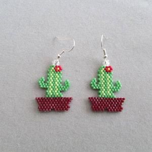 ต่างหูสีชมพูสำหรับผู้หญิง ต่างหูประดับลูกปัดหลากหลายแบบ งานปาร์ตี้ งานเทศกาล ราคาดีที่สุด - Product Image 4