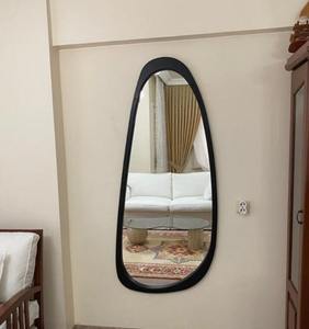 Miroir mural asymétrique en bois massif artisanal, cadre en chêne et noyer, écologique, style Art déco, pour salle de bain et hôtel, prix abordable - Product Image 1