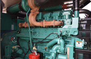 Groupe électrogène diesel Cummins 600 kW 240 V 1130,5 A 60 Hz à châssis ouvert, refroidissement par air, usage industriel - Product Image 4