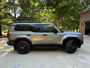 Toyota Land Cruiser 2024, Primera Edición, Tracción Total Permanente, Diferenciales Traseros con Bloqueo Central, Asientos de Cuero, SUV, Euro VI, Automático - Product Image 3