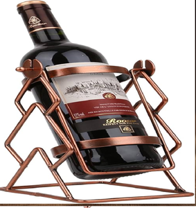 Élégant présentoir à deux bouteilles en cuivre. Porte-vin en métal robuste. Obtenez le vôtre à prix de gros. - Product Image 3