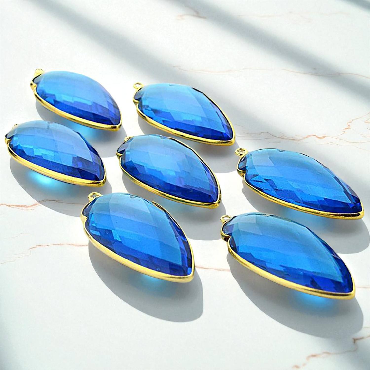 สวิสบลูโทปาซ