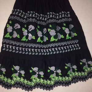 Jupe en polyester à imprimé floral de style personnalisé pour femmes, nouvelle arrivée, design en coton, broderie insulaire micronésienne, jupes pour femmes - Product Image 2