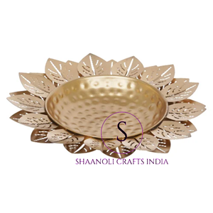 Classique Laiton Plaqué Feuille Designer Urli Bol Fleur Flottante pour La Maison et Le Mariage Hldi, Mehendi Décorations Urli Bol - Product Image 2