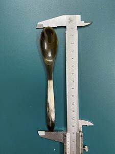 Cuillère en corne de buffle naturelle, fabriquée à la main et polie, parfaite pour servir des épices, des condiments ou pour une utilisation décorative sur la table, de haute qualité - Product Image 5