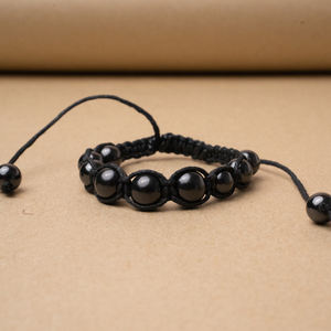 Bracelet en shungite shambhala macramé Camilla avec 8 perles rondes polies Ø 0.32 po (8mm) et 3 perles rondes polies Ø 0.39 po - Product Image 3
