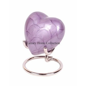 Dernier modèle arrivée couleur rose papillon accrocheur Designer urnes de luxe en forme de coeur en aluminium moulé en gros avec support - Product Image 2