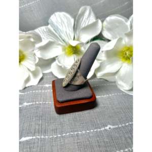 Anillo de Plata de Ley para Hombre Hecho por Artesanos Navajo, Talla 11.25, Estilo Étnico, Patrón Geométrico, Bañado en Rodio, Engaste Invisible, Uso Diario - Product Image 3