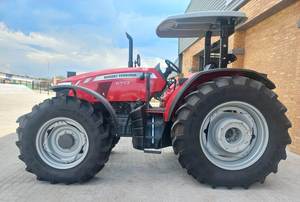 Tractores Utilitarios Massey Ferguson 6700 de Segunda Mano, Nivel 4, de Gama Media y Uso Pesado, con Motor Diésel Turboalimentado de 4 Cilindros, en Venta - Product Image 3