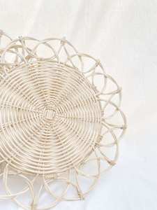Geulis Napperon rond en rotin Fleur Décoration en rotin Napperon rond en rotin fabriqué au Vietnam - Product Image 6