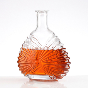 Chine grande usine bon prix bouteilles en verre pour whisky <span class=keywords><strong>rhum</strong></span> gin avec conception <span class=keywords><strong>de</strong></span> sculpture en relief personnalisée avec bouchon en bois - Product Image 5