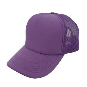 Vente en gros de casquette de camionneur de sport en coton à 5 panneaux casquette de baseball en maille respirante avec logo brodé personnalisé - Product Image 3