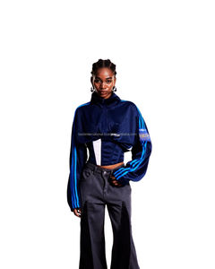 เสื้อแจ็คเก็ตผู้หญิงถักจากโพลีเอสเตอร์ ความหนาปกติ พร้อมซิปโพลีเอสเตอร์ เสื้อแจ็คเก็ตหนา คอวี ซิปหนังแท้ - Product Image 4