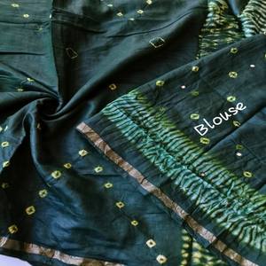 ผ้าซารีวิสโคสแท้ VASTRA COTTAGE พร้อมเสื้อคลุมแบบผสมผสานสีตัดกันทั้งตัวและขอบลูกไม้ลายหยัก ดีไซน์หรูหราสำหรับงานเทศกาล - Product Image 6