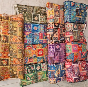 Tissu en mousseline de chinon imprimé, doux et lisse, de qualité supérieure, pour robes de soirée - Product Image 2