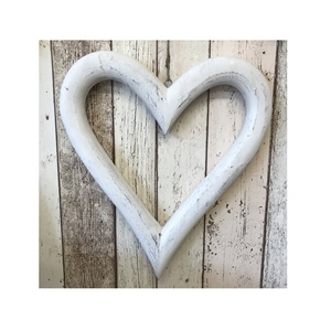 Best Selling Christmas Decor Hanging Heart Shape Wooden Pieces Customized Size and Hanging Use for Home Indoor Decorative - Product Image 4