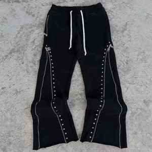 Chándal personalizado con pedrería brillante, adornado con cristales radiantes, interior suave y un ajuste moderno y a medida. - Product Image 5