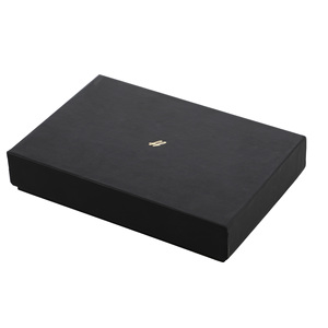 Cajas Plegables de Cartón Kraft Reciclado Hechas a Medida para Accesorios de Cuero, Logotipo Dorado, Laminación Mate, Forro de Esponja, Recubrimiento UV - Product Image 1